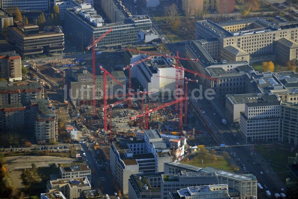 Berlin von oben - Neubau eines Gewerbe- und Wohnkomplexes auf dem Wertheim Areal am Leipziger Platz in Berlin - Mitte