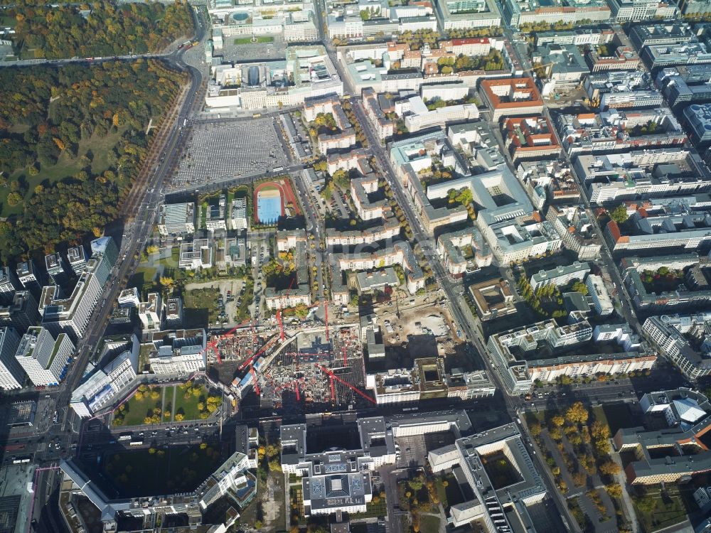 Luftbild Berlin - Neubau eines Gewerbe- und Wohnkomplexes auf dem Wertheim Areal am Leipziger Platz in Berlin - Mitte