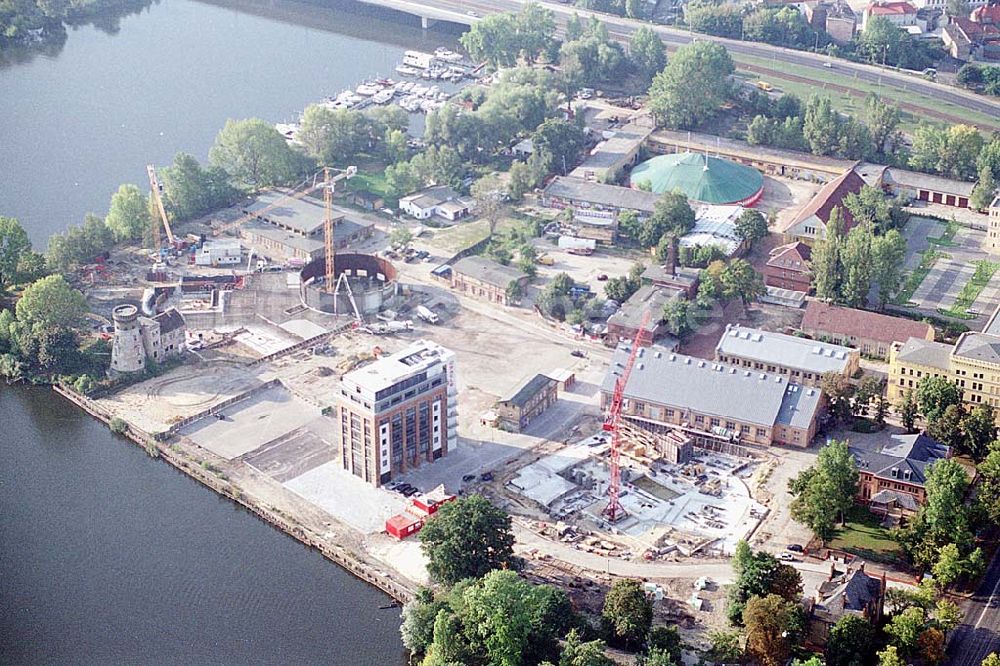 Potsdam aus der Vogelperspektive: Neubau des Hans-Otto-Theaters und Umbau des Geländes am alten Gaswerk an der Havel in Potsdam zu einem Wohn- und Geschäftszentrum