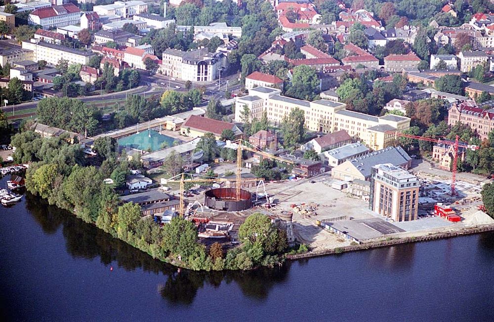 Luftbild Potsdam - Neubau des Hans-Otto-Theaters und Umbau des Geländes am alten Gaswerk an der Havel in Potsdam zu einem Wohn- und Geschäftszentrum