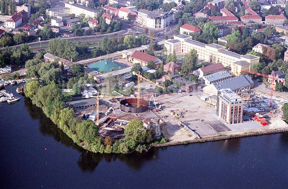 Luftaufnahme Potsdam - Neubau des Hans-Otto-Theaters und Umbau des Geländes am alten Gaswerk an der Havel in Potsdam zu einem Wohn- und Geschäftszentrum