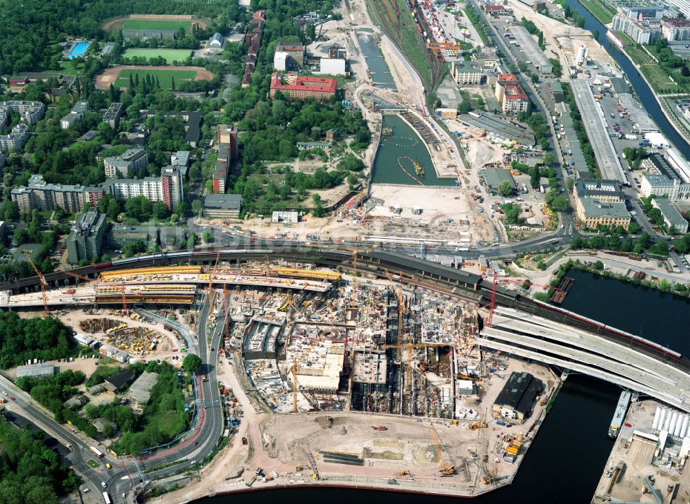 Berlin von oben - Neubau des Hauptbahnhof der Deutschen Bahn in Berlin, Deutschland