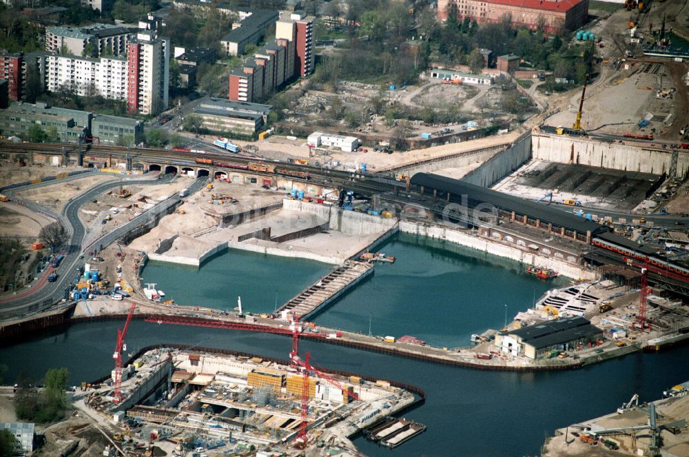 Luftbild Berlin - Neubau des Hauptbahnhof der Deutschen Bahn in Berlin, Deutschland