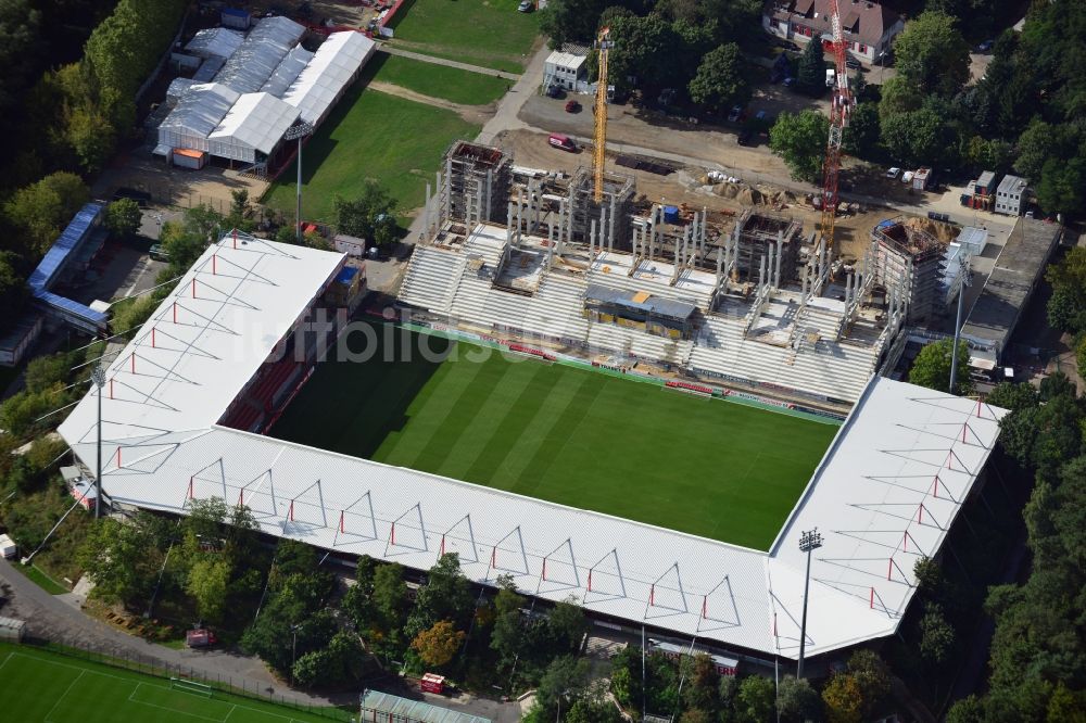 Berlin von oben - Neubau der Haupttribüne im Stadion An der alten Försterei in der Wuhlheide im Bezirk Köpenick in Berlin