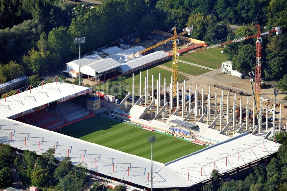 Luftaufnahme Berlin - Neubau der Haupttribüne des Stadions an der Alten Försterei in Berlin