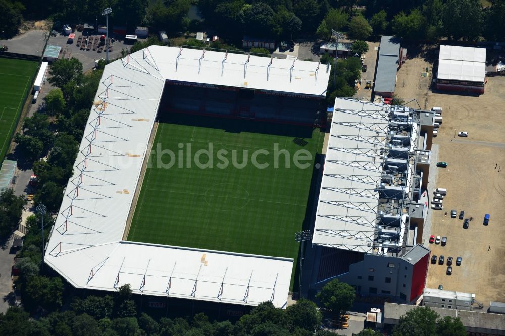 Luftbild Berlin - Neubau der Haupttribüne des Stadions an der Alten Försterei in Berlin