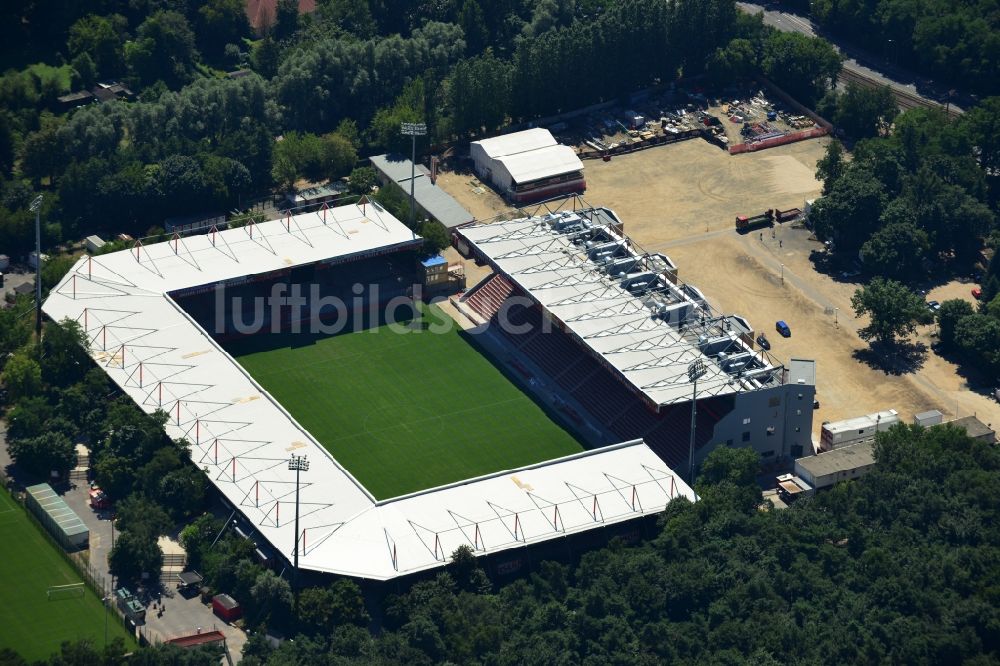 Luftaufnahme Berlin - Neubau der Haupttribüne des Stadions an der Alten Försterei in Berlin