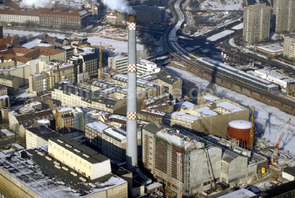 Berlin / Mitte aus der Vogelperspektive: Neubau Heizkraftwerk Jannowitzbrücke in Berlin / Mitte