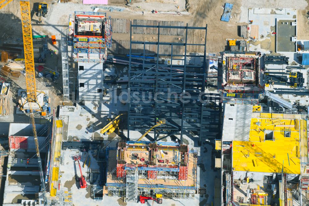 Berlin aus der Vogelperspektive: Neubau des Heizkraftwerkes - Kraft-Wärme-Kopplungsanlage im Ortsteil Marzahn in Berlin, Deutschland