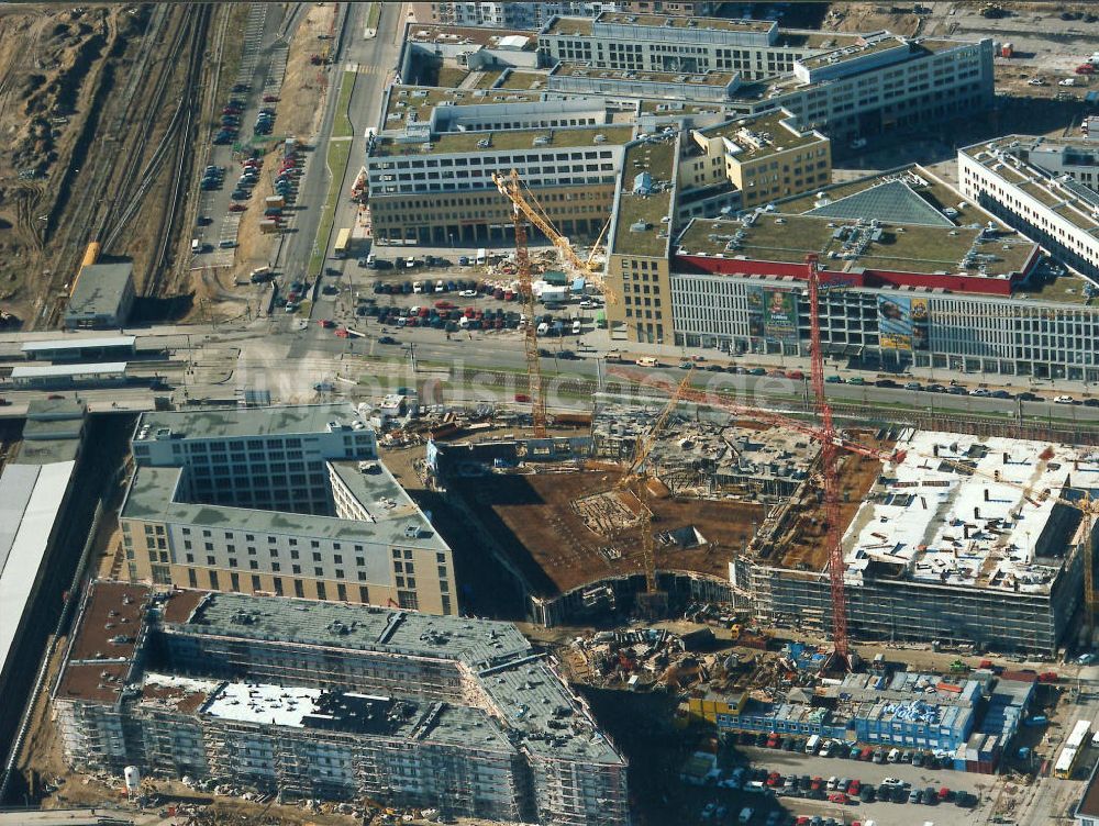 Berlin - Hellersdorf aus der Vogelperspektive: Neubau der Hellen Mitte der MEGA-AG in Berlin-Hellersdorf.