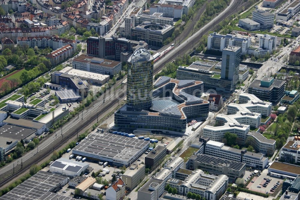 München von oben - Neubau- Hochhaus ADAC Zentrale in München