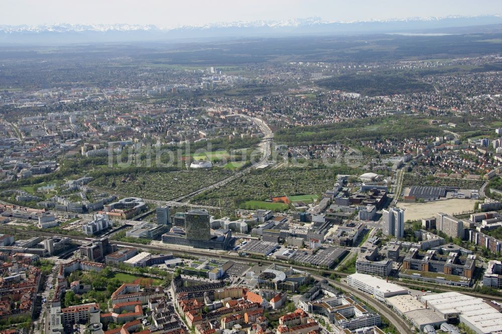 Luftaufnahme München - Neubau- Hochhaus ADAC Zentrale in München