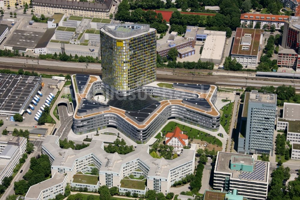 München aus der Vogelperspektive: Neubau- Hochhaus ADAC Zentrale in München im Bundesland Bayern