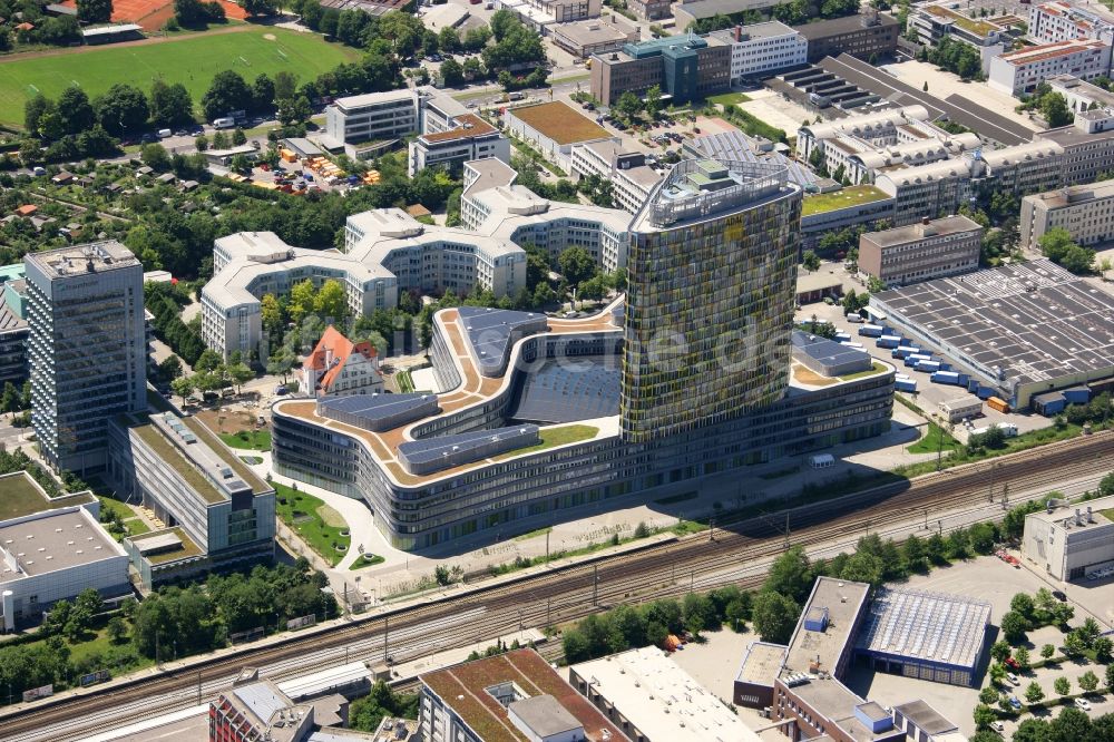 München aus der Vogelperspektive: Neubau- Hochhaus ADAC Zentrale in München im Bundesland Bayern