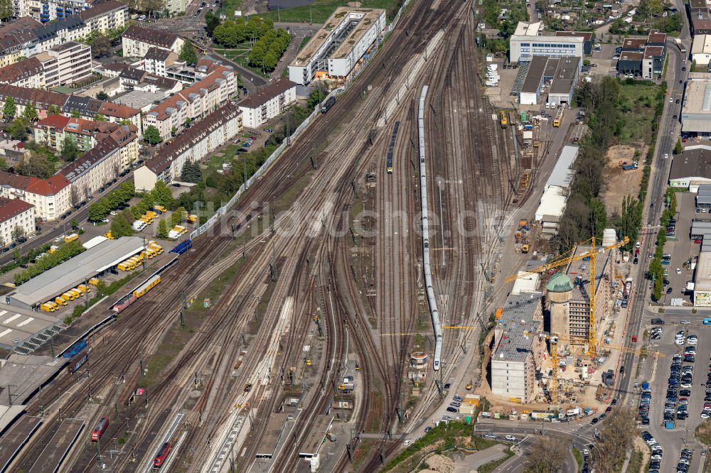 Luftbild Karlsruhe - Neubau- Hochhaus- Baustelle der Hotelanlage Bürotel am Wasserturm in Karlsruhe im Bundesland Baden-Württemberg, Deutschland