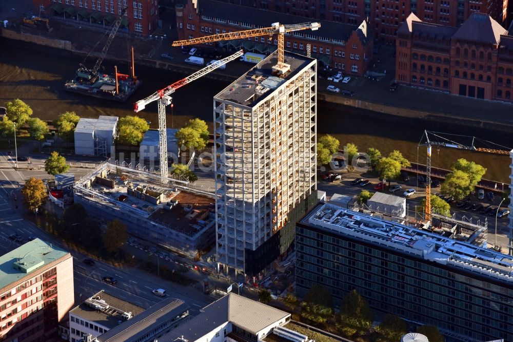 Hamburg von oben - Neubau- Hochhaus- Baustelle der Hotelanlage auf dem ehemaligen Spiegel-Gelände an der Willy-Brandt-Straße in Hamburg, Deutschland