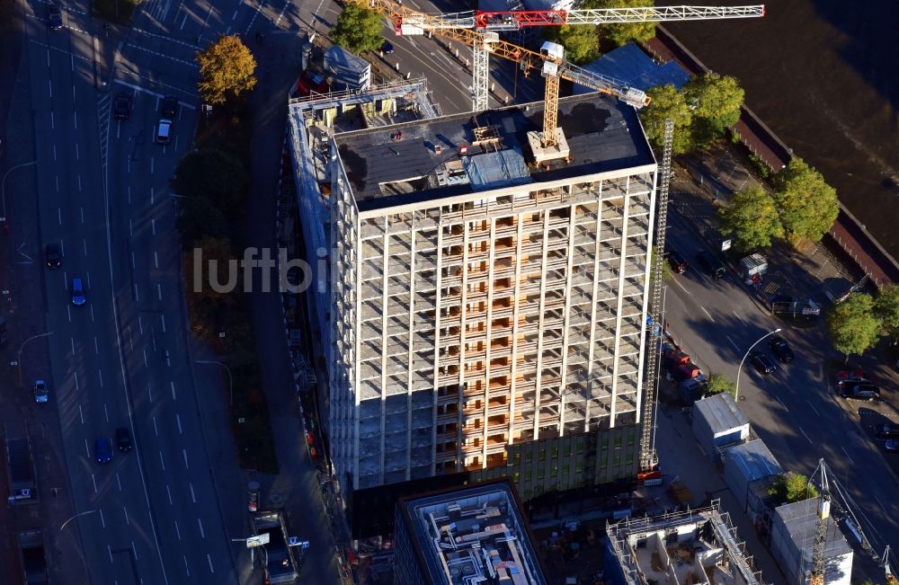 Hamburg von oben - Neubau- Hochhaus- Baustelle der Hotelanlage auf dem ehemaligen Spiegel-Gelände an der Willy-Brandt-Straße in Hamburg, Deutschland