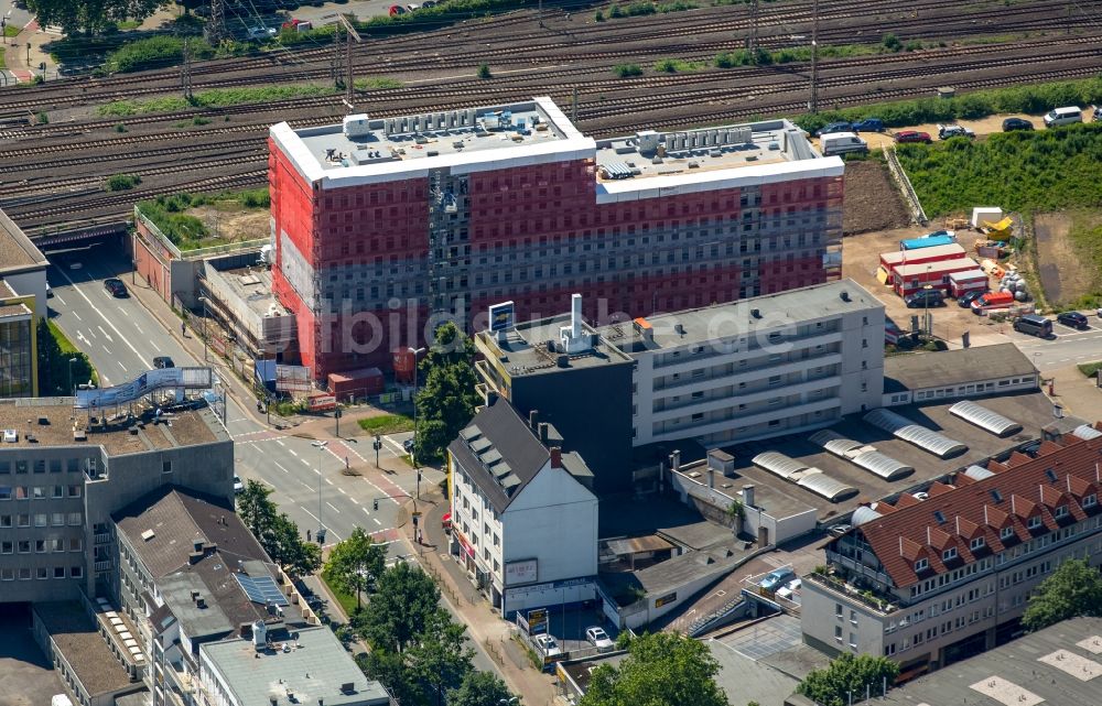 Essen von oben - Neubau- Hochhaus- Baustelle der Hotelanlage Ghotel Hotel & Living in Essen im Bundesland Nordrhein-Westfalen