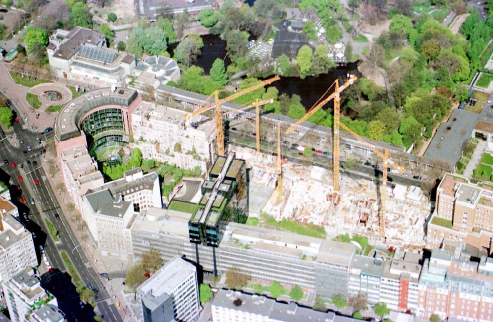 Luftbild Berlin - Neubau- Hochhaus- Baustelle der Hotelanlage Pullman Berlin Schweizerhof in Berlin, Deutschland