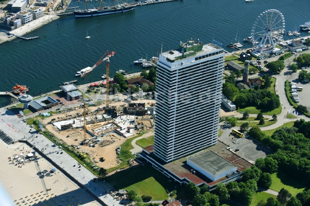 Luftbild Lübeck - Neubau- Hochhaus- Baustelle der Hotelanlage a-ja Resort Travemünde im Ortsteil Travemünde in Lübeck im Bundesland Schleswig-Holstein, Deutschland