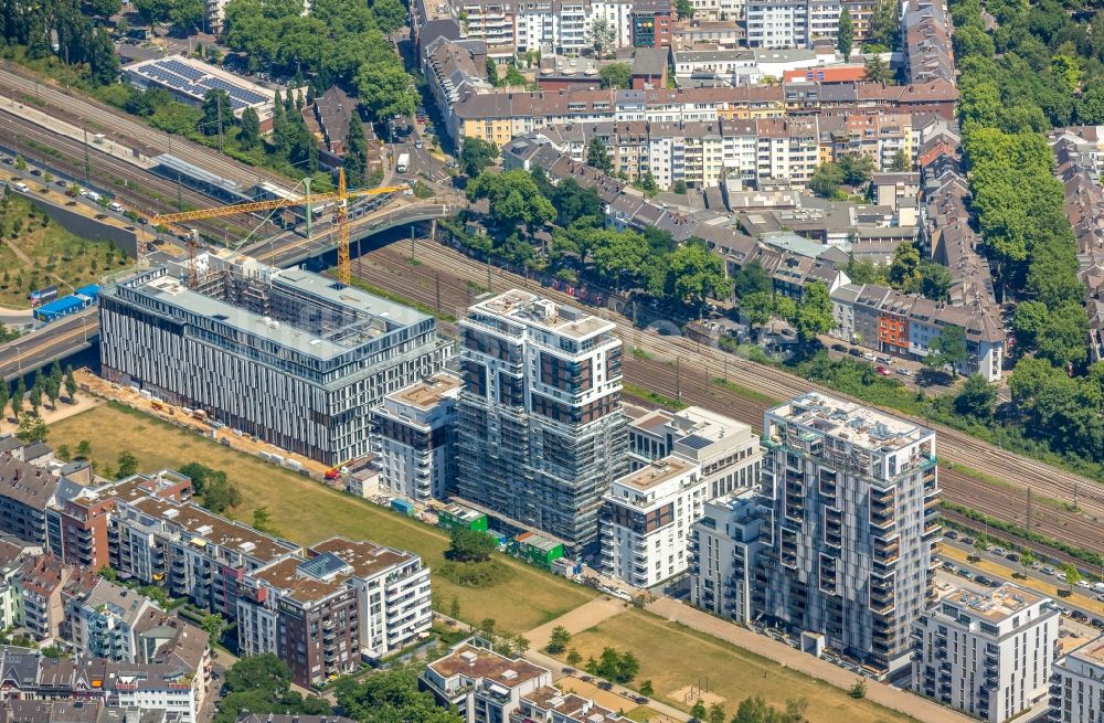 Düsseldorf von oben - Neubau- Hochhaus- Baustelle der Hotelanlage Toulouser Allee in Düsseldorf im Bundesland Nordrhein-Westfalen, Deutschland