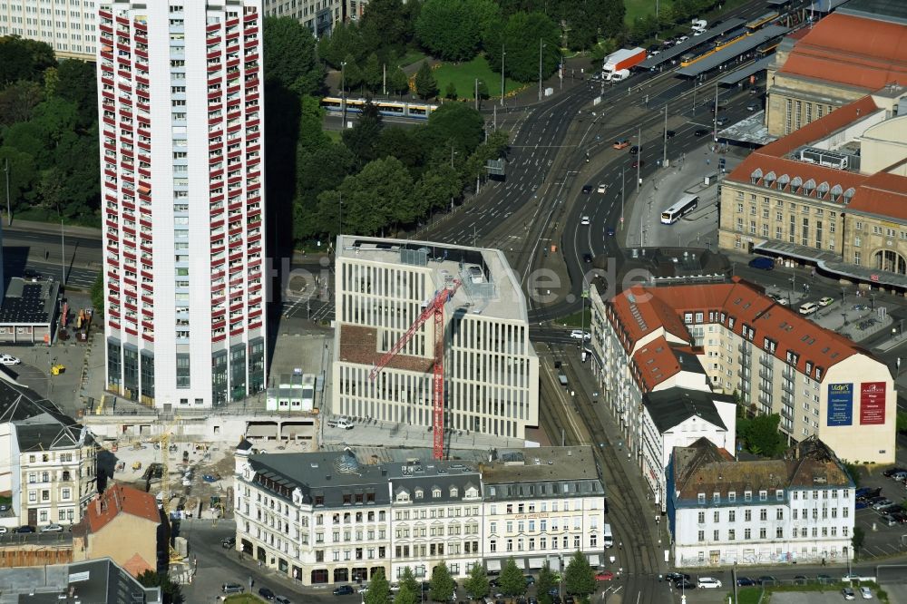 Luftbild Leipzig - Neubau des Hochhaus- Gebäudekomplexes der Leipziger Wohnungs- und Baugesellschaft (LWB) am Wintergartenhochhaus in Leipzig im Bundesland Sachsen