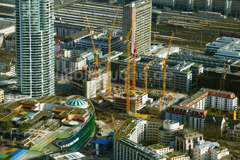 Frankfurt am Main aus der Vogelperspektive: Neubau des Hochhaus- Gebäudekomplexes The Spin und GRAND TOWER in Frankfurt am Main im Bundesland Hessen, Deutschland