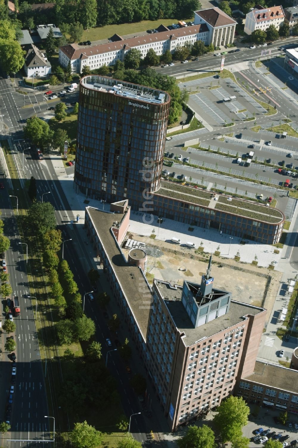 Braunschweig von oben - Neubau des Hochhauses am BRAWOPARK der Volksbank in Braunschweig im Bundesland Niedersachsen