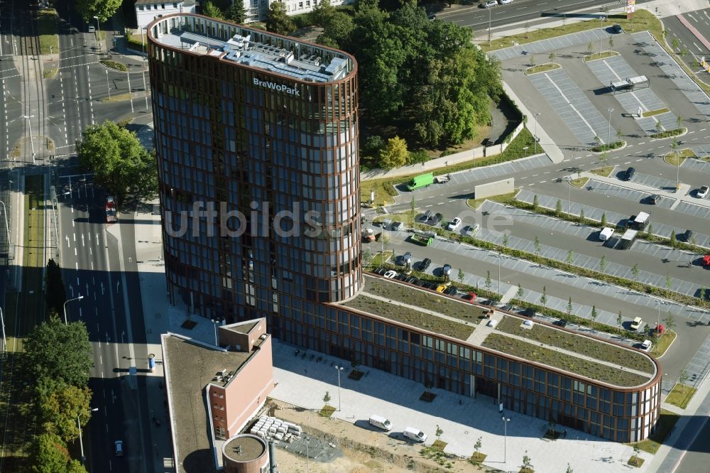 Braunschweig aus der Vogelperspektive: Neubau des Hochhauses am BRAWOPARK der Volksbank in Braunschweig im Bundesland Niedersachsen