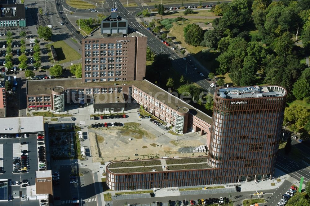 Braunschweig aus der Vogelperspektive: Neubau des Hochhauses am BRAWOPARK der Volksbank in Braunschweig im Bundesland Niedersachsen