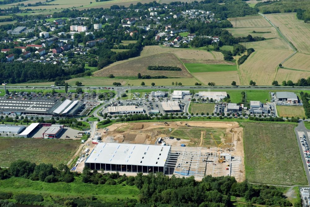 Luftaufnahme Wetzlar - Neubau eines Hochregal- Lager-Gebäudekomplex und Logistikzentrum auf dem Gelände am Dillfeld in Wetzlar im Bundesland Hessen, Deutschland