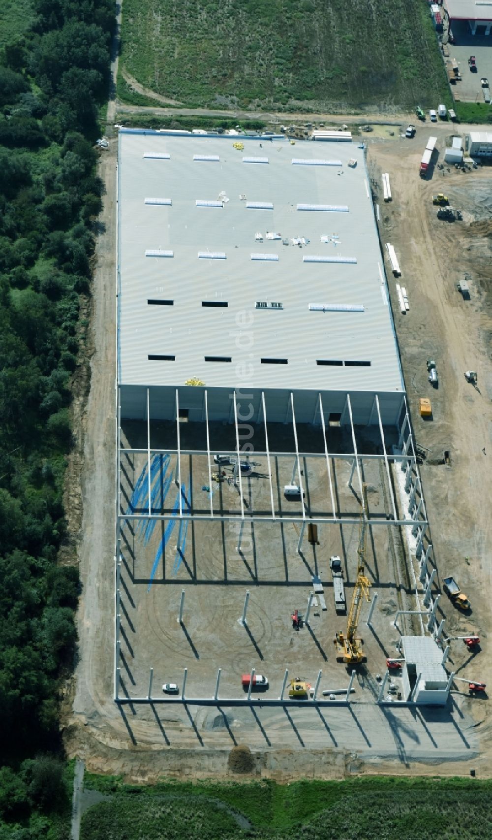 Wetzlar aus der Vogelperspektive: Neubau eines Hochregal- Lager-Gebäudekomplex und Logistikzentrum auf dem Gelände am Dillfeld in Wetzlar im Bundesland Hessen, Deutschland