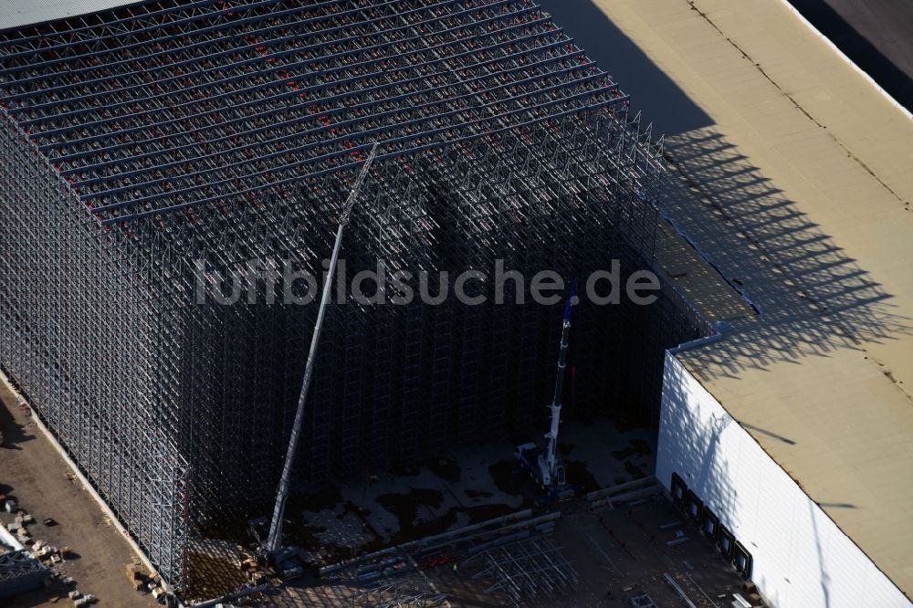 Günthersdorf aus der Vogelperspektive: Neubau eines Hochregal- Lager-Gebäudekomplex und Logistikzentrum auf dem Gelände der Höffner Möbelgesellschaft GmbH & Co.KG in Günthersdorf im Bundesland Sachsen-Anhalt