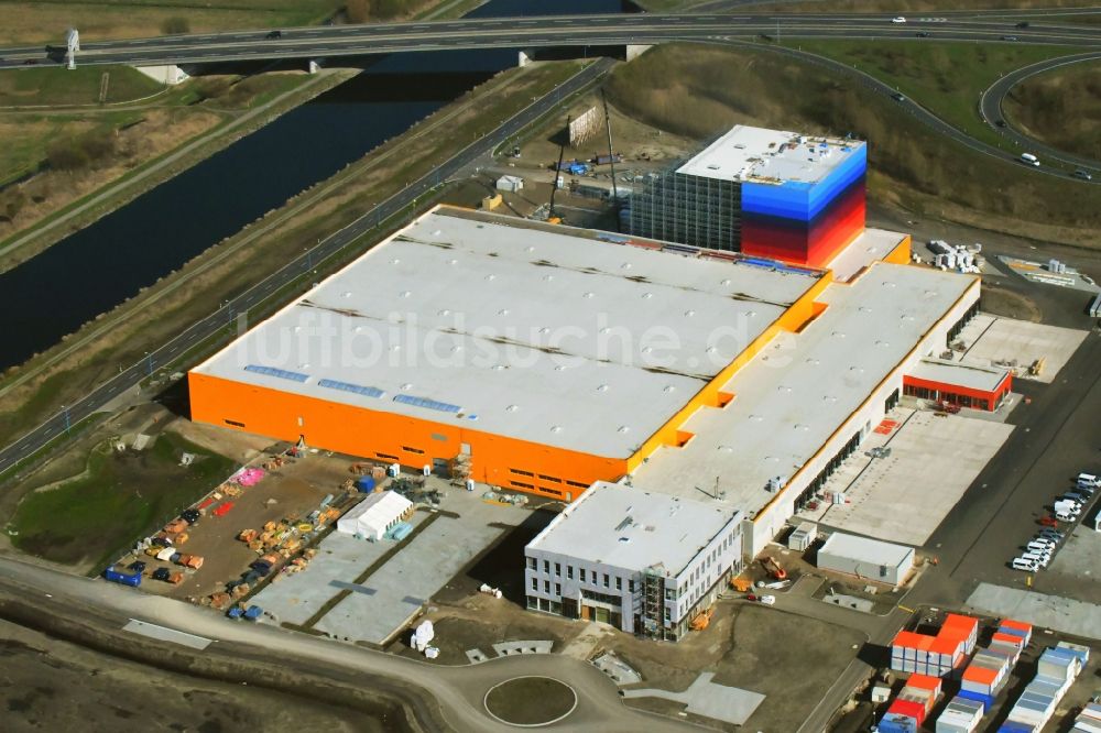 Wustermark von oben - Neubau eines Hochregal- Lager-Gebäudekomplex und Logistikzentrum auf dem Gelände dm VZ Verteilerzentrum in Wustermark im Bundesland Brandenburg, Deutschland