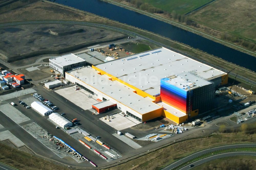 Wustermark von oben - Neubau eines Hochregal- Lager-Gebäudekomplex und Logistikzentrum auf dem Gelände dm VZ Verteilerzentrum in Wustermark im Bundesland Brandenburg, Deutschland