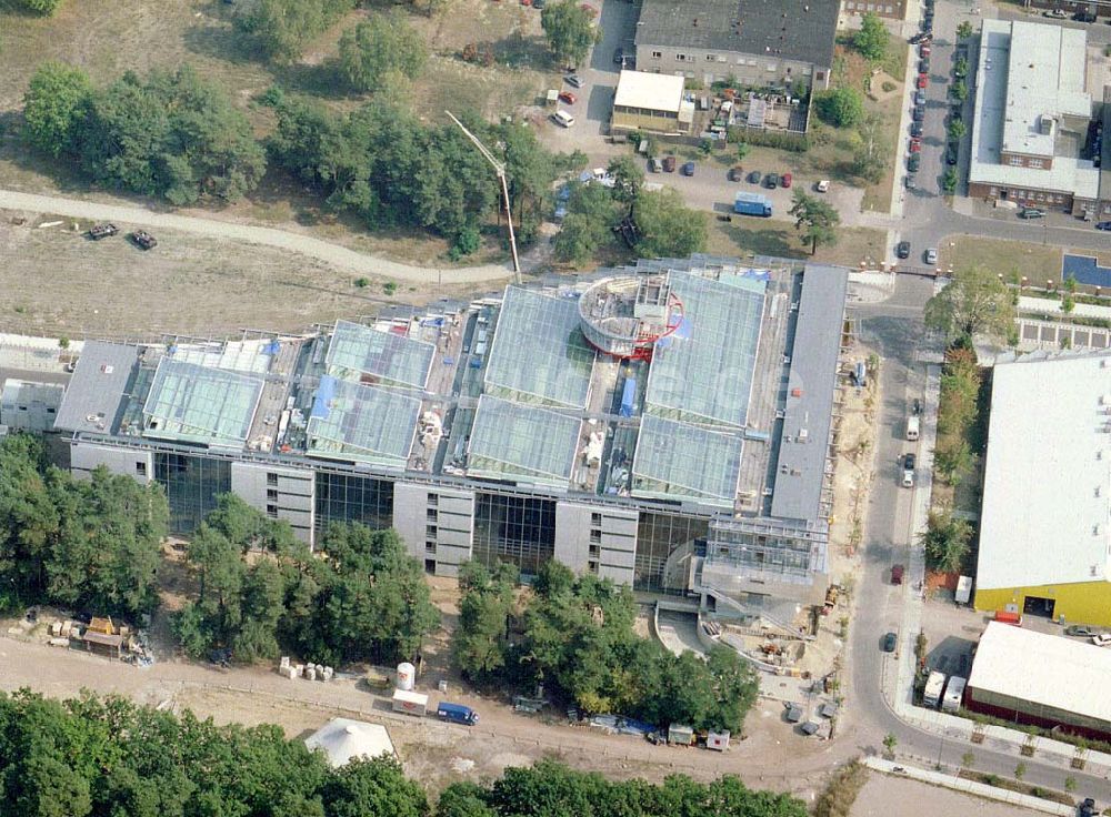 Luftbild Potsdam - Babelsberg - Neubau der Hochschule für Film und Fernsehen auf dem ehem. DEFA-Gelände in Potsdam - Babelsberg.