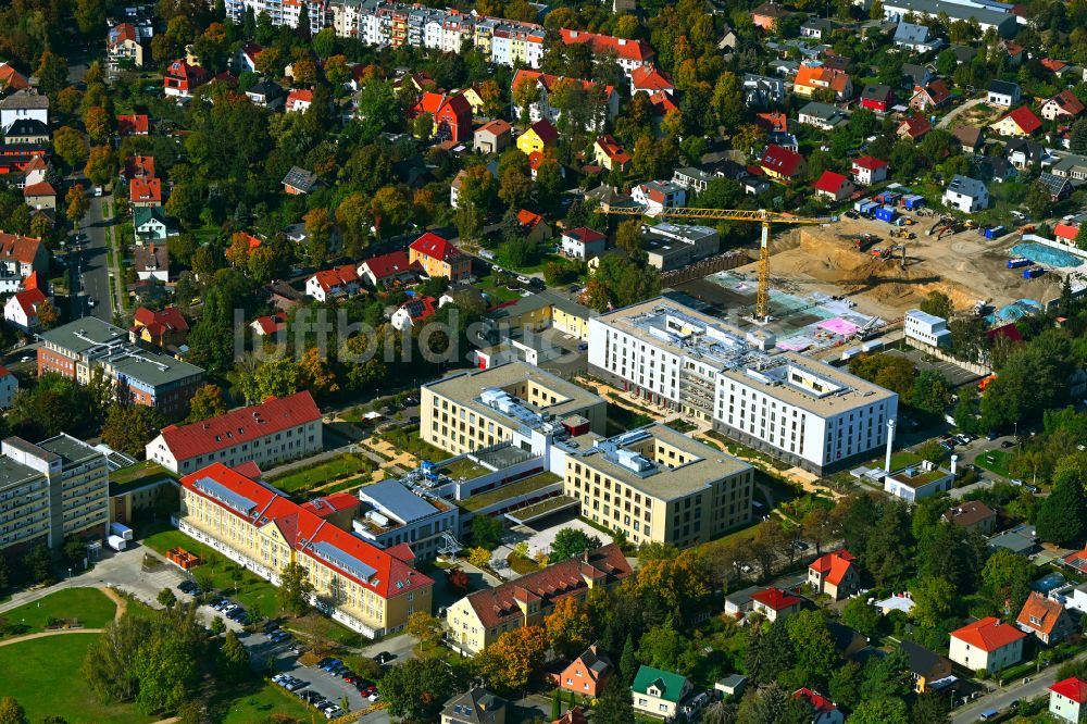 Luftaufnahme Berlin - Neubau Holzbauprojekt und Mehrfamilienhaus-Wohnanlage im Ortsteil Kaulsdorf in Berlin, Deutschland