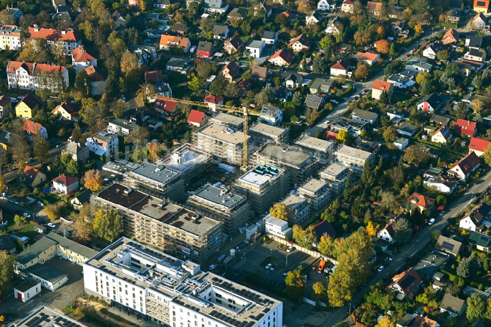 Berlin von oben - Neubau Holzbauprojekt und Mehrfamilienhaus-Wohnanlage im Ortsteil Kaulsdorf in Berlin, Deutschland