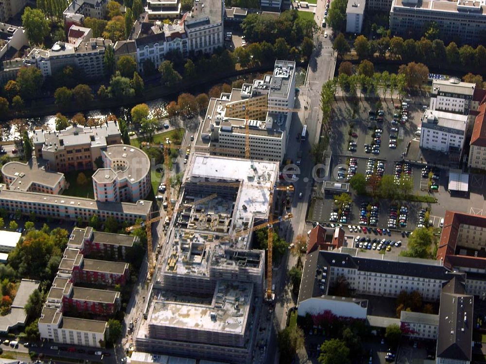 Berlin aus der Vogelperspektive: Neubau Hotel Maritim an der Stauffenbergstraße