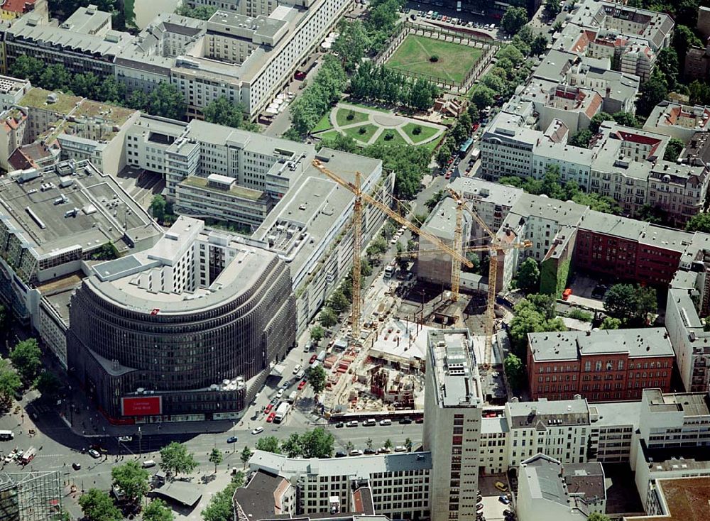 Luftbild Berlin- Charlottenburg - Neubau eines Hotelkomplexes in der Joachimstalerstraße Ecke Augsburgerstraße durch die Hellmich Gruppe Datum: 30