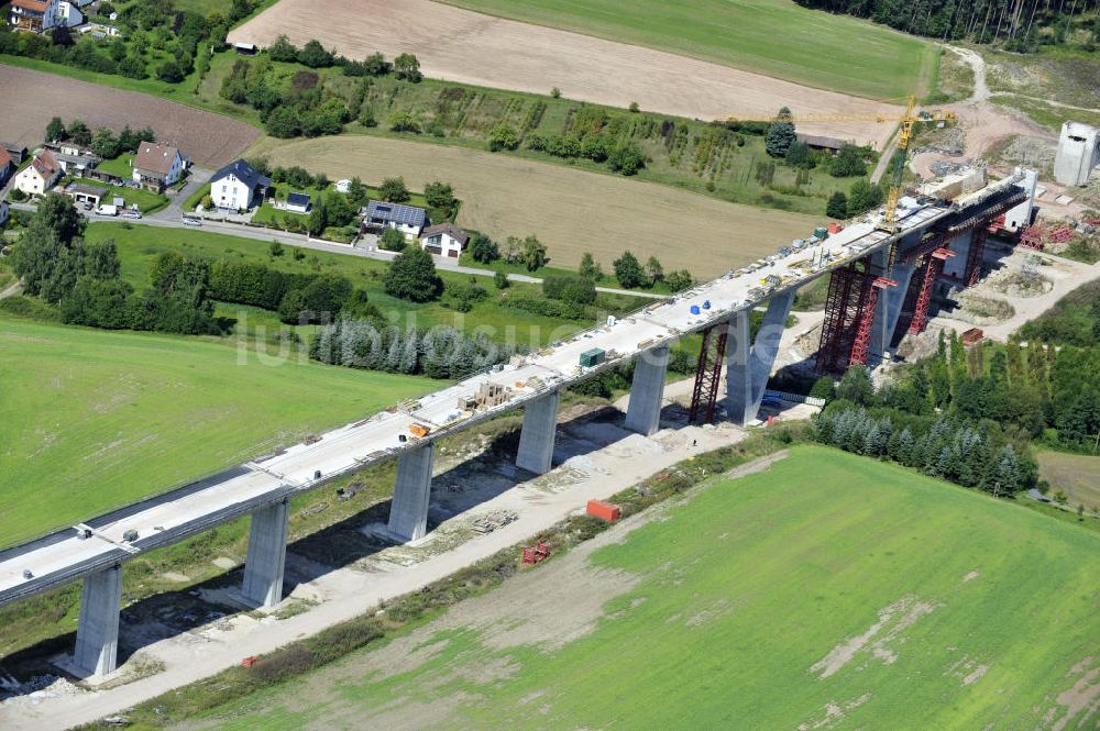 Weißenbrunn am Forst aus der Vogelperspektive: Neubau der ICE- Talbrücke Weißenbrunn am Forst