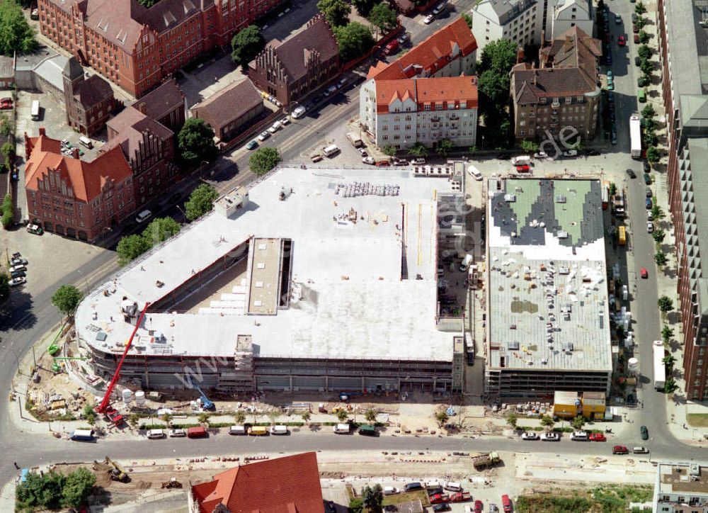 Luftbild Berlin - Friedrichshain - Neubau der JSK Viktiria Center am Gelände der Bundesanstalt für Angestelle (BfA) am Bahnhof Ostkreuz in Berlin - Friedrichshain