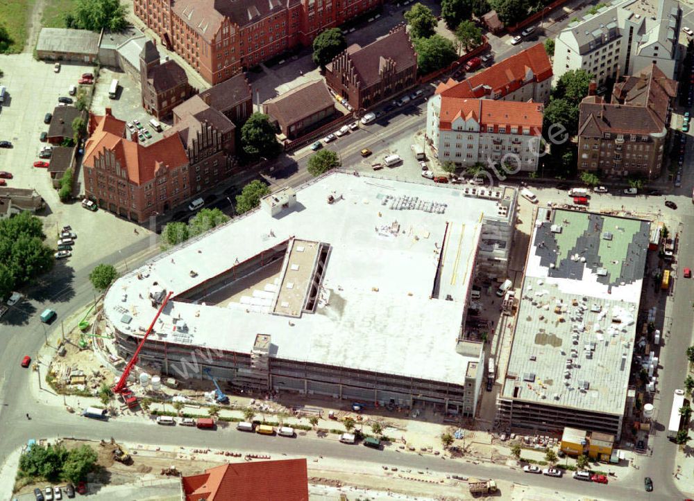 Luftaufnahme Berlin - Friedrichshain - Neubau der JSK Viktiria Center am Gelände der Bundesanstalt für Angestelle (BfA) am Bahnhof Ostkreuz in Berlin - Friedrichshain