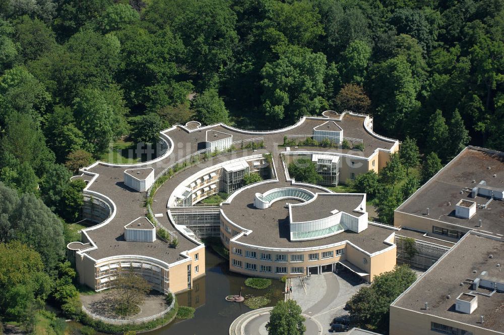 WERNECK von oben - Neubau des Krankenhaus für Psychiatrie, Psychotherapie und Psychosomatische Medizin Schloss Werneck