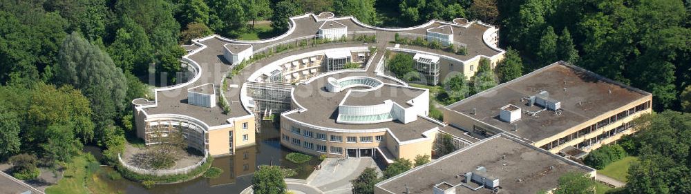 Luftaufnahme WERNECK - Neubau des Krankenhaus für Psychiatrie, Psychotherapie und Psychosomatische Medizin Schloss Werneck