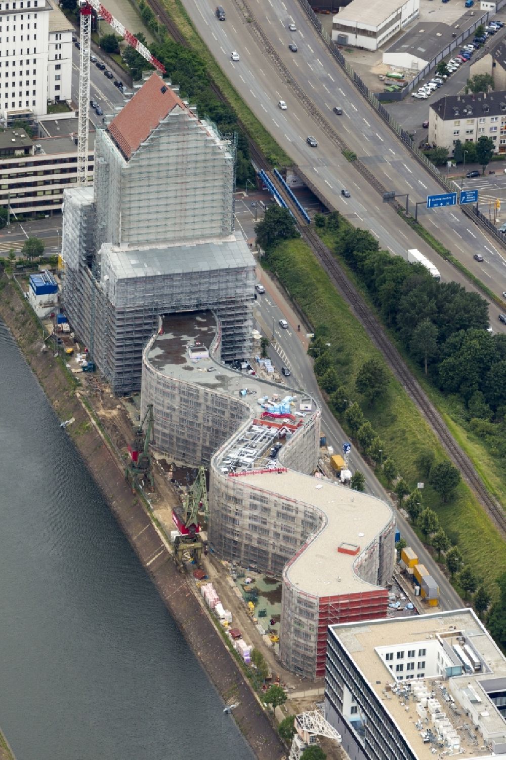 Luftbild Duisburg - Neubau des Landesarchiv NRW als größtes Archivgebäude Deutschlands auf einem vormaligen Kai- Gelände des Duisburger Innenhafens