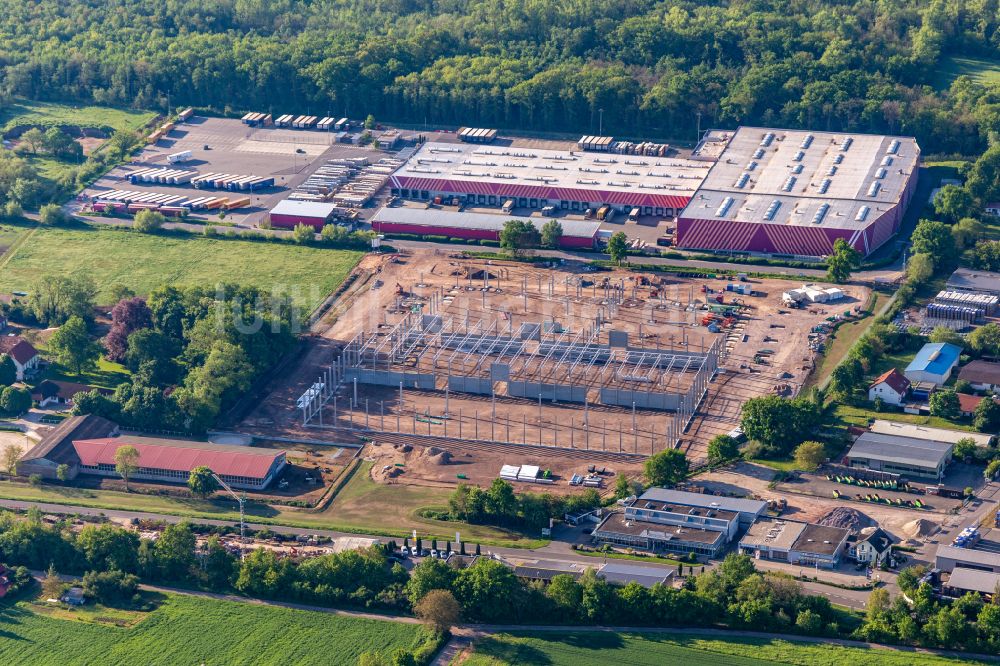 Luftaufnahme Essingen - Neubau des Logistikzentrums der Garten- und Baumarktkette Hornbach in Essingen im Bundesland Rheinland-Pfalz, Deutschland