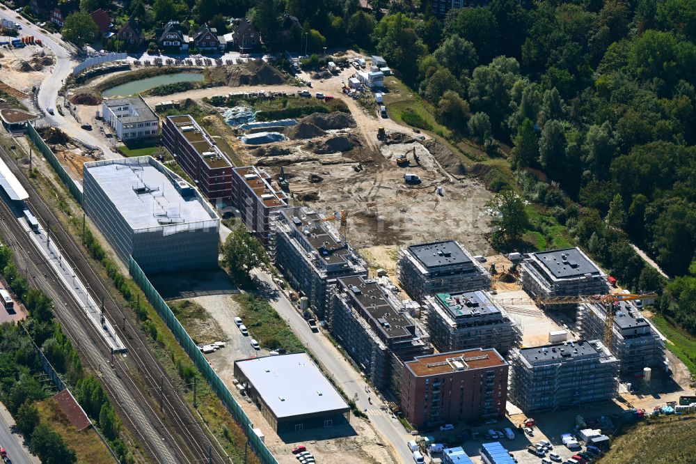 Pinneberg von oben - Neubau einer Mehrfamilienhaus-Wohnanlage Auenhöfe in Pinneberg im Bundesland Schleswig-Holstein, Deutschland