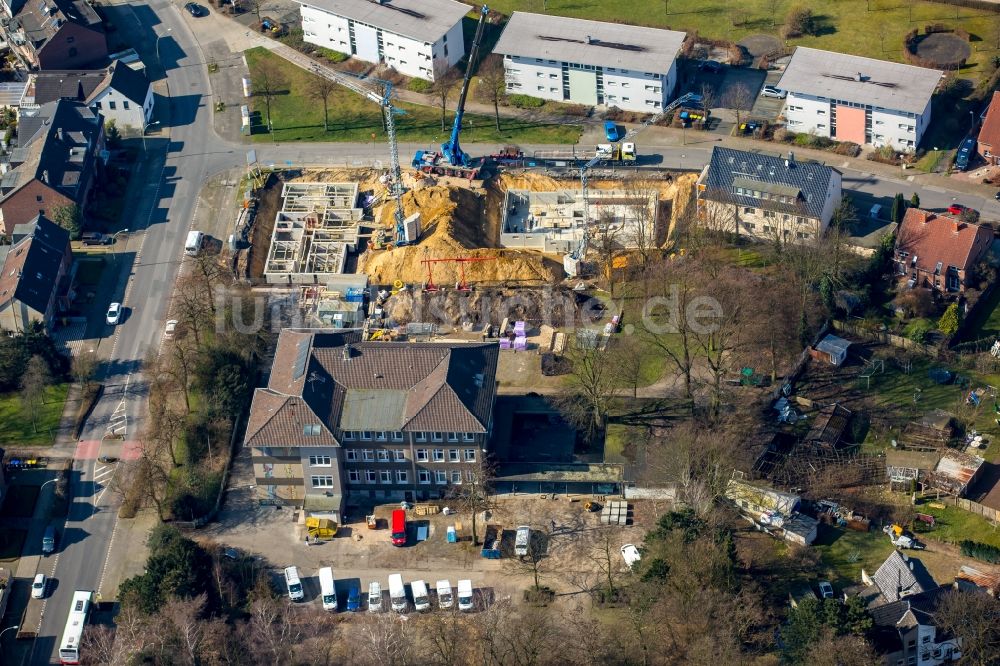 Bottrop aus der Vogelperspektive: Neubau Mehrfamilienhaus-Wohnanlage bzw. Flüchtlingsunterkunft an der Tannenstraße / Ecke Trappenstraße in Bottrop im Bundesland Nordrhein-Westfalen