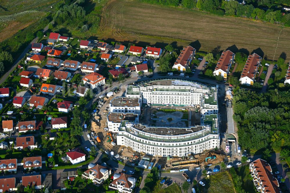 Schwanebeck von oben - Neubau einer Mehrfamilienhaus-Wohnanlage Am Eichenring in Schwanebeck im Bundesland Brandenburg, Deutschland